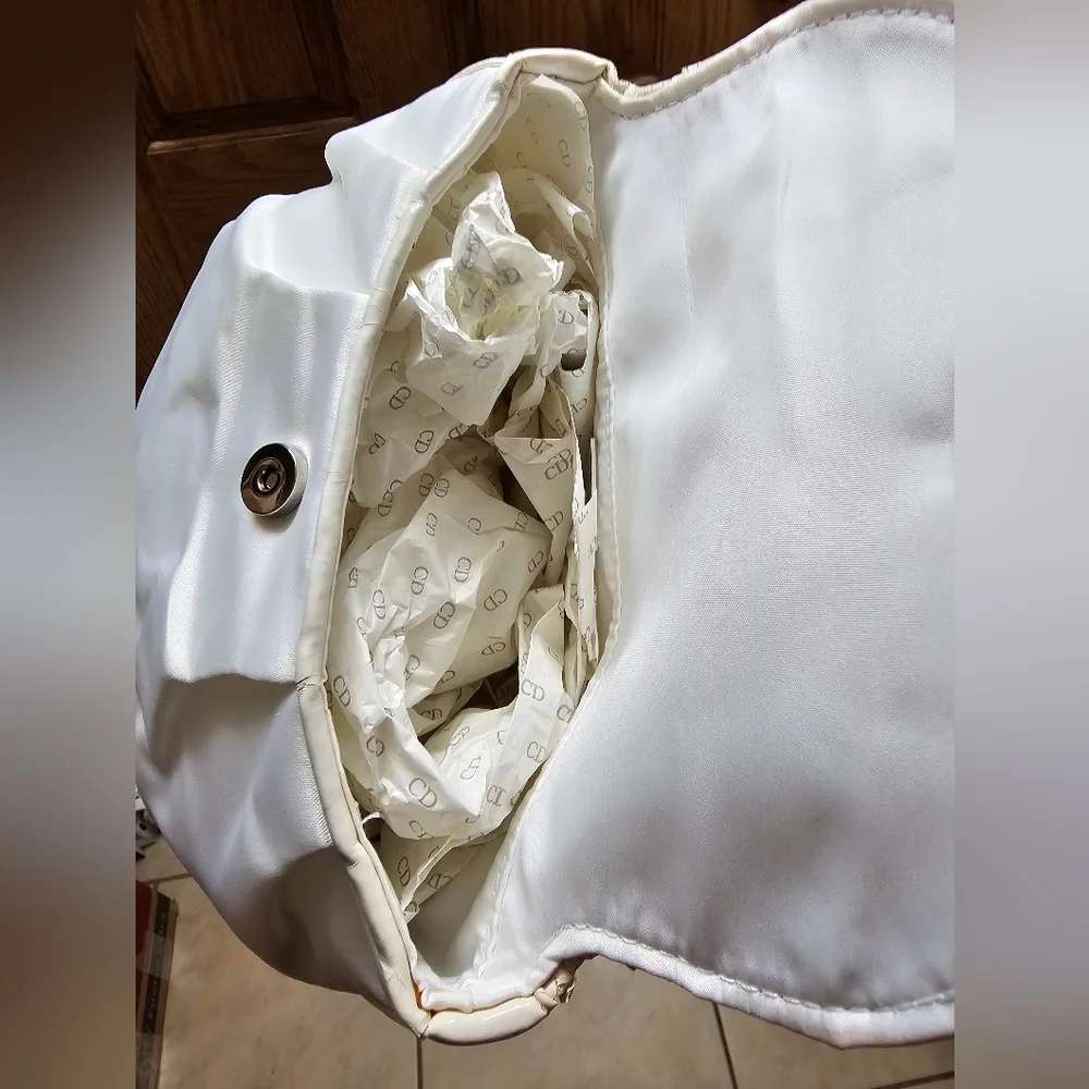 Dior Parfums White Satin Makeup Purse EUC - Picture 13 of 14